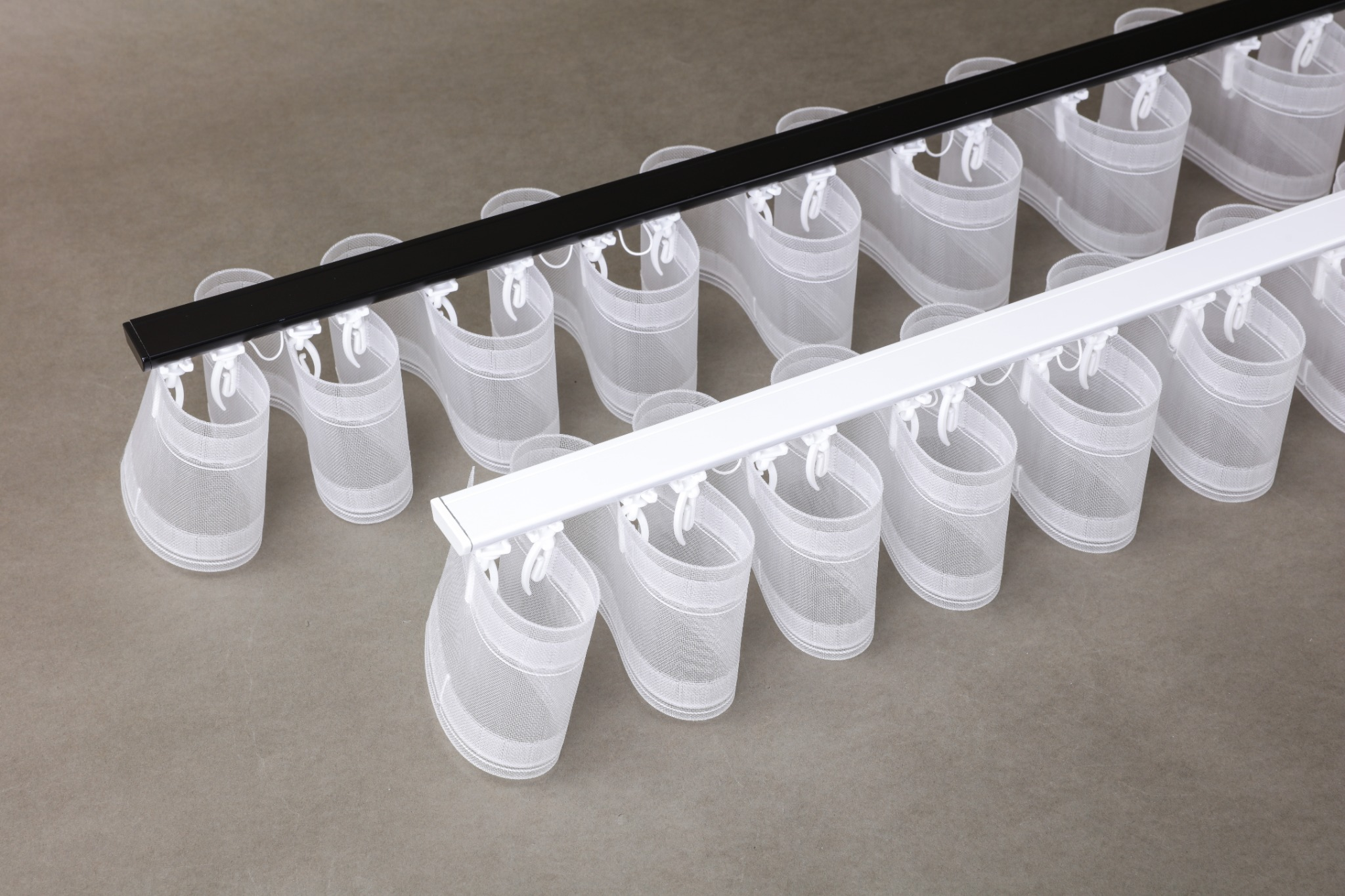 A26 · Ultra-slim ceiling track — image 1