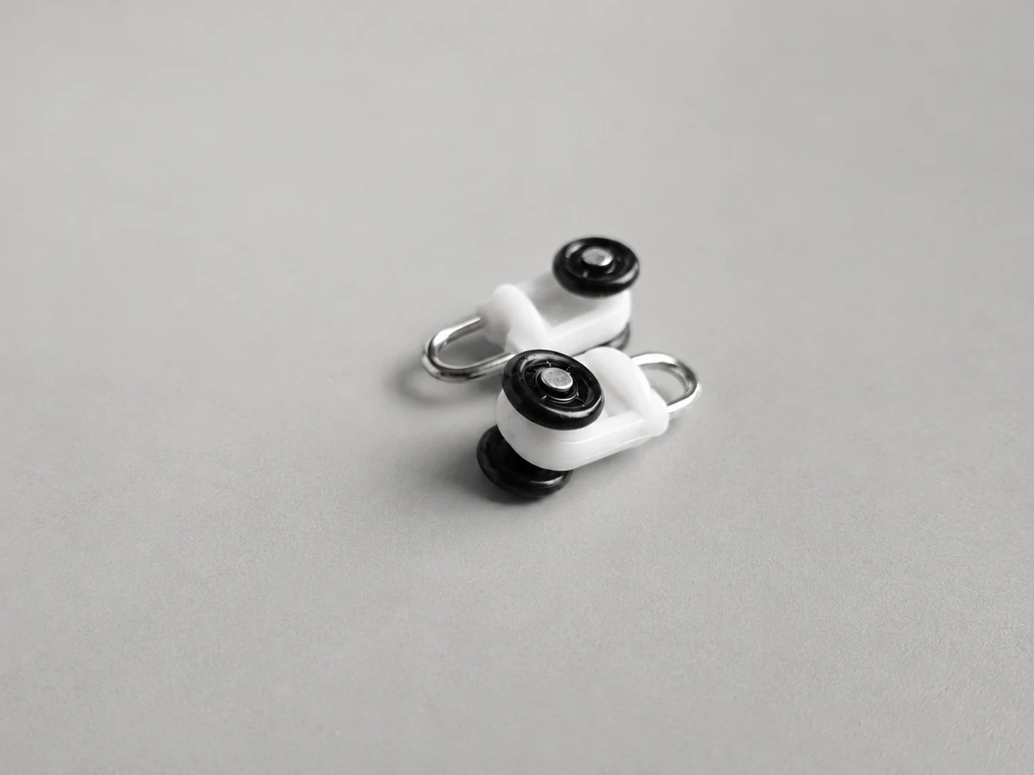 Curtain track gliders and matched hardware from the original FEIYANG catalogue